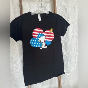 Snoopy Black T-Shirt USA Heart Adult size Small